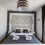 Apartment She022